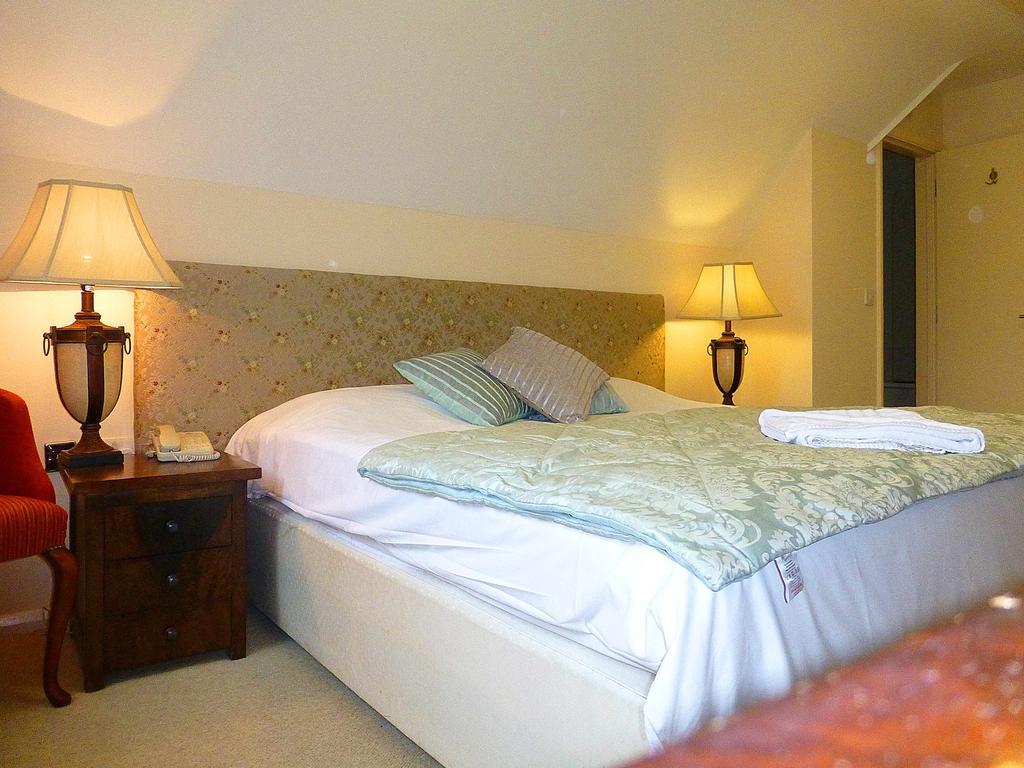 The Peacock Country Inn Chinnor Екстер'єр фото