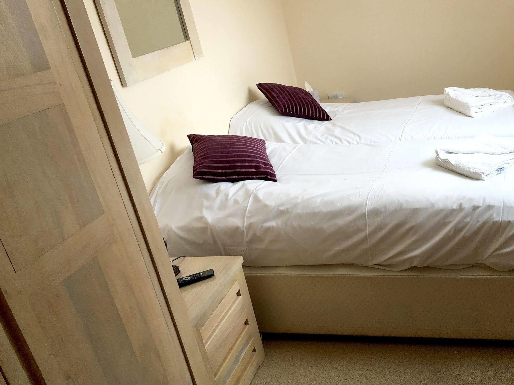The Peacock Country Inn Chinnor Екстер'єр фото
