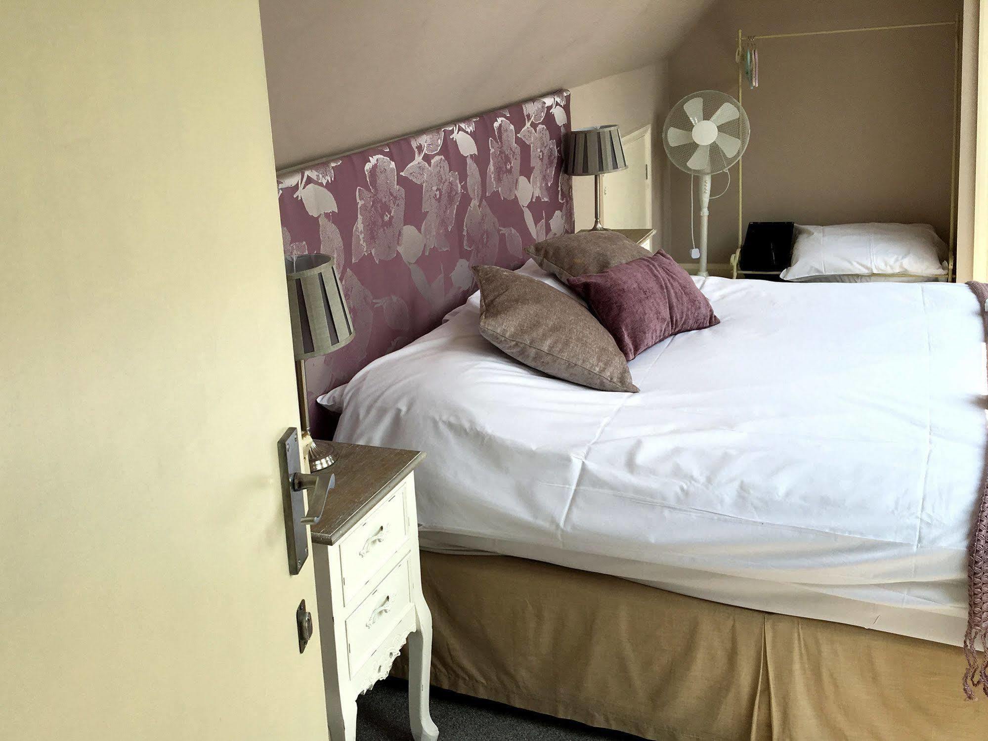 The Peacock Country Inn Chinnor Екстер'єр фото