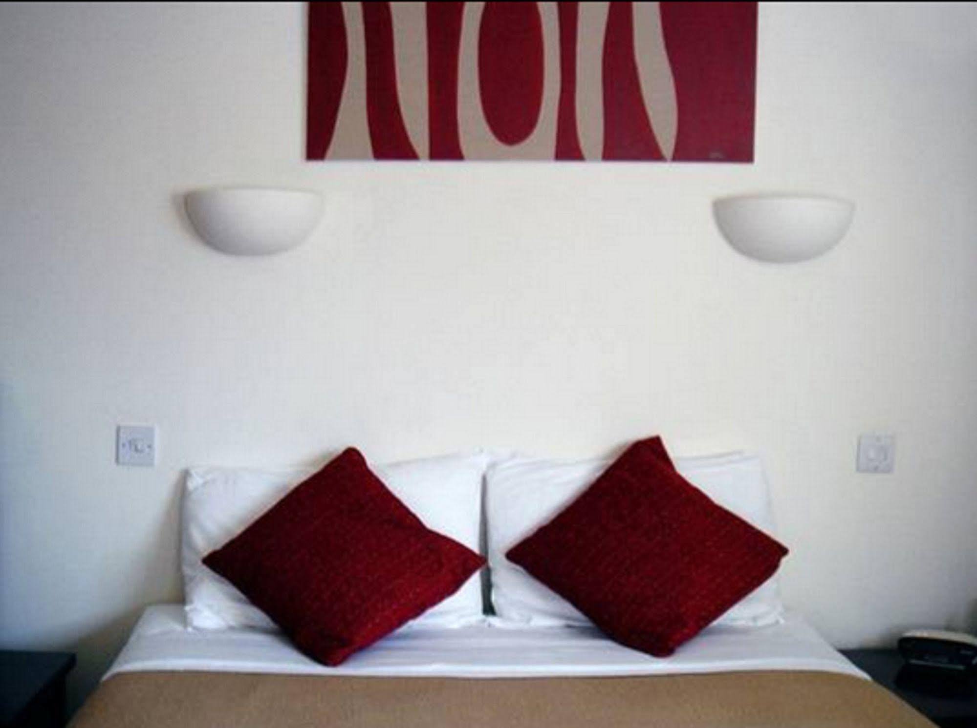 The Peacock Country Inn Chinnor Екстер'єр фото